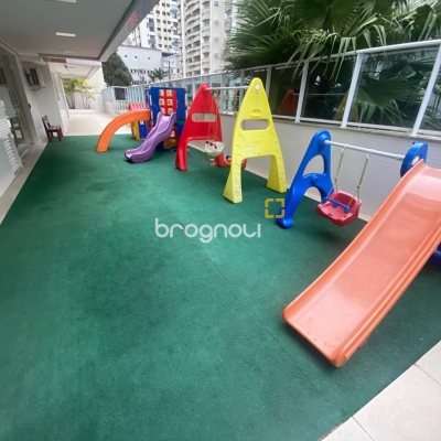 Apartamento com 169m², 4 quartos (sendo 4 suítes), 2 garagens, no bairro Centro em Florianópolis