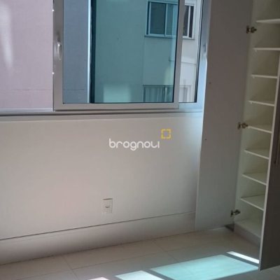 Apartamento com 169m², 4 quartos (sendo 4 suítes), 2 garagens, no bairro Centro em Florianópolis