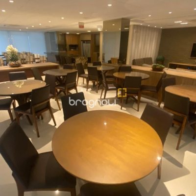 Apartamento com 169m², 4 quartos (sendo 4 suítes), 2 garagens, no bairro Centro em Florianópolis