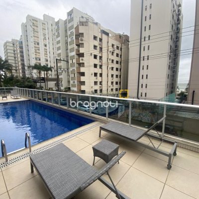 Apartamento com 169m², 4 quartos (sendo 4 suítes), 2 garagens, no bairro Centro em Florianópolis