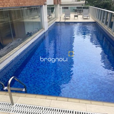 Apartamento com 169m², 4 quartos (sendo 4 suítes), 2 garagens, no bairro Centro em Florianópolis