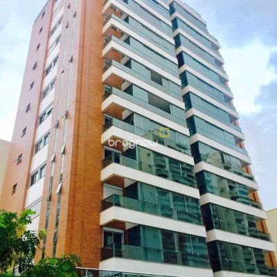 Apartamento com 169m², 4 quartos (sendo 4 suítes), 2 garagens, no bairro Centro em Florianópolis