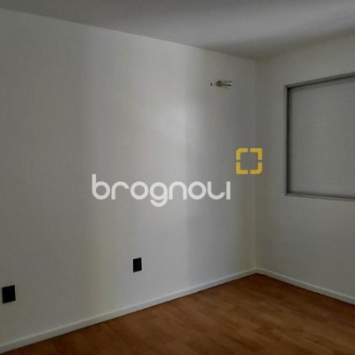 Apartamento com 140m², 3 quartos (sendo 1 suíte), 1 garagem, no bairro Agronômica em Florianópolis