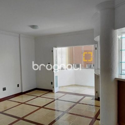 Apartamento com 140m², 3 quartos (sendo 1 suíte), 1 garagem, no bairro Agronômica em Florianópolis