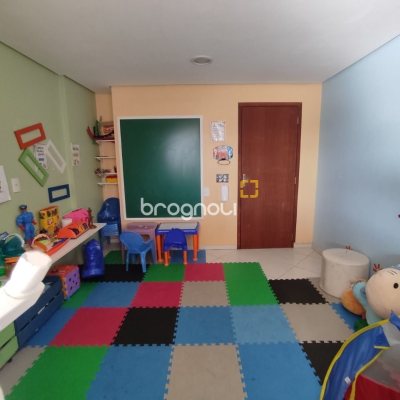 Apartamento com 100m², 3 quartos (sendo 1 suíte), 1 garagem, no bairro Capoeiras em Florianópolis