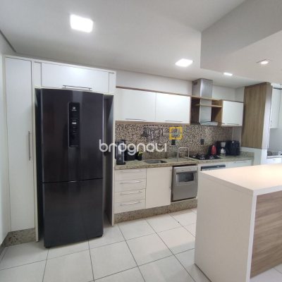 Apartamento com 100m², 3 quartos (sendo 1 suíte), 1 garagem, no bairro Capoeiras em Florianópolis