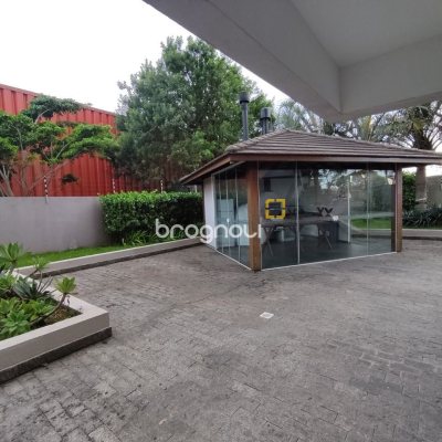 Apartamento com 100m², 3 quartos (sendo 1 suíte), 1 garagem, no bairro Capoeiras em Florianópolis