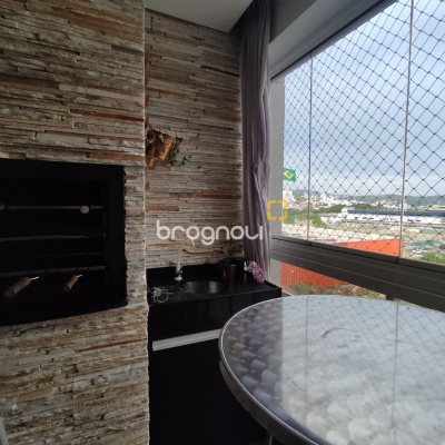 Apartamento com 100m², 3 quartos (sendo 1 suíte), 1 garagem, no bairro Capoeiras em Florianópolis