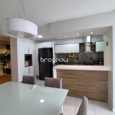 Apartamento com 100m², 3 quartos (sendo 1 suíte), 1 garagem, no bairro Capoeiras em Florianópolis