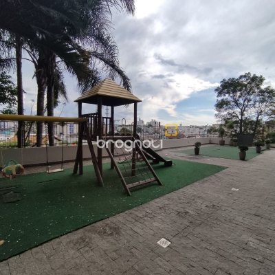Apartamento com 100m², 3 quartos (sendo 1 suíte), 1 garagem, no bairro Capoeiras em Florianópolis