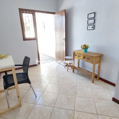 Casa com 65m², 2 quartos, 1 garagem, no bairro Campeche em Florianópolis
