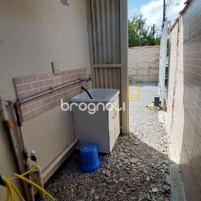 Casa com 65m², 2 quartos, 1 garagem, no bairro Campeche em Florianópolis