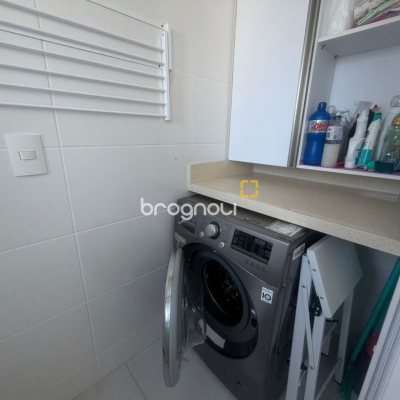 Apartamento com 78m², 3 quartos (sendo 1 suíte), 1 garagem, no bairro Centro em Florianópolis