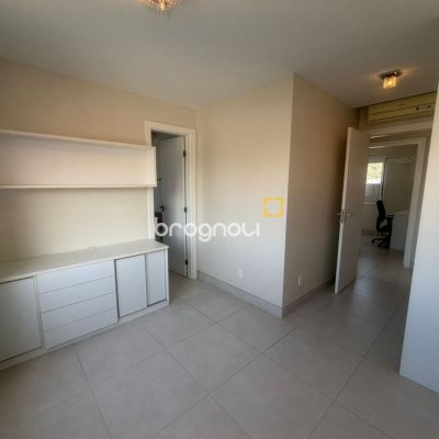 Apartamento com 78m², 3 quartos (sendo 1 suíte), 1 garagem, no bairro Centro em Florianópolis
