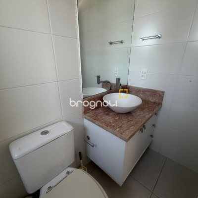 Apartamento com 78m², 3 quartos (sendo 1 suíte), 1 garagem, no bairro Centro em Florianópolis