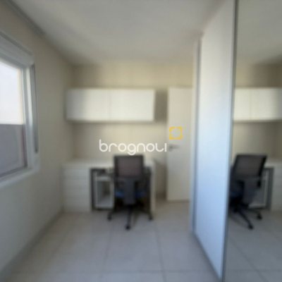 Apartamento com 78m², 3 quartos (sendo 1 suíte), 1 garagem, no bairro Centro em Florianópolis