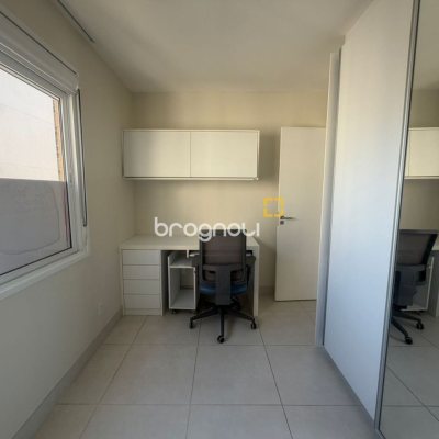 Apartamento com 78m², 3 quartos (sendo 1 suíte), 1 garagem, no bairro Centro em Florianópolis