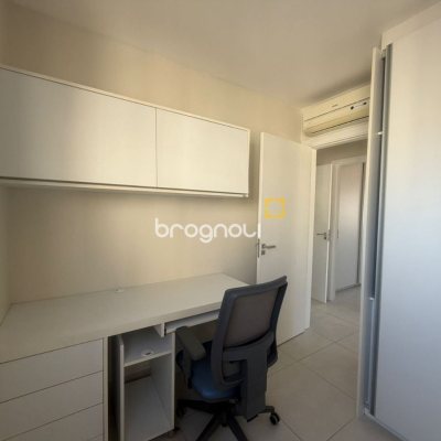 Apartamento com 78m², 3 quartos (sendo 1 suíte), 1 garagem, no bairro Centro em Florianópolis