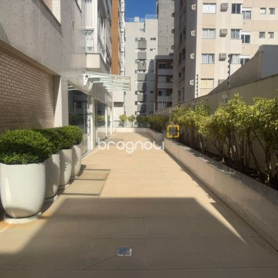 Apartamento com 78m², 3 quartos (sendo 1 suíte), 1 garagem, no bairro Centro em Florianópolis