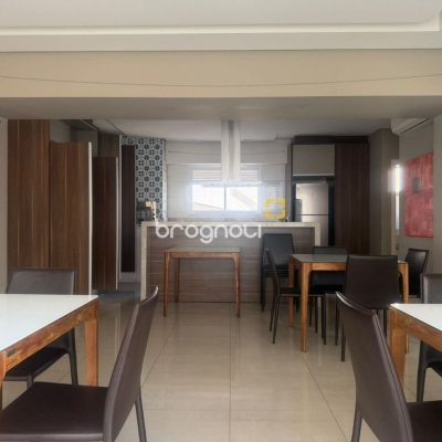 Apartamento com 78m², 3 quartos (sendo 1 suíte), 1 garagem, no bairro Centro em Florianópolis