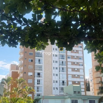 Apartamento com 78m², 3 quartos (sendo 1 suíte), 1 garagem, no bairro Centro em Florianópolis