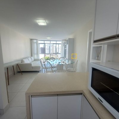 Apartamento com 78m², 3 quartos (sendo 1 suíte), 1 garagem, no bairro Centro em Florianópolis