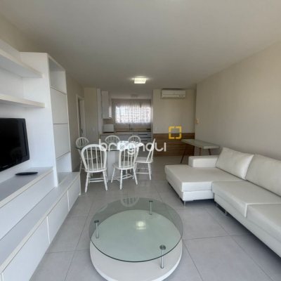 Apartamento com 78m², 3 quartos (sendo 1 suíte), 1 garagem, no bairro Centro em Florianópolis
