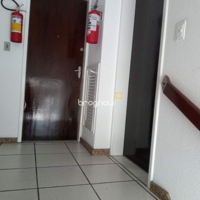 Apartamento com 101m², 4 quartos (sendo 1 suíte), 1 garagem, no bairro Carvoeira em Florianópolis