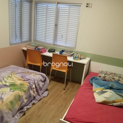 Apartamento com 101m², 4 quartos (sendo 1 suíte), 1 garagem, no bairro Carvoeira em Florianópolis