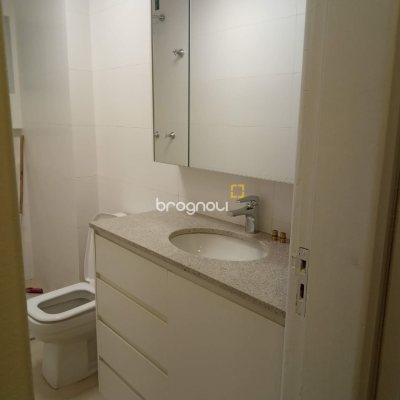 Apartamento com 101m², 4 quartos (sendo 1 suíte), 1 garagem, no bairro Carvoeira em Florianópolis