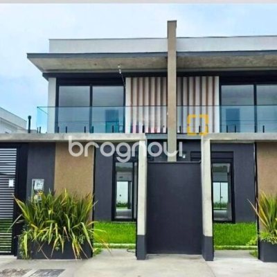 Casa com 200m², 4 quartos (sendo 4 suítes), 3 garagens, no bairro Ingleses do Rio Vermelho em Florianópolis