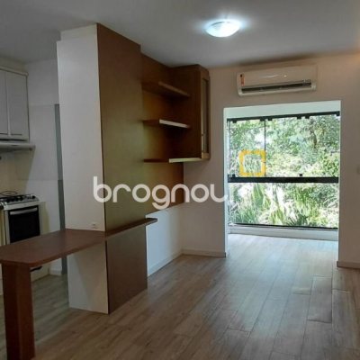 Apartamento com 63m², 2 quartos (sendo 1 suíte), 1 garagem, no bairro Itacorubi em Florianópolis