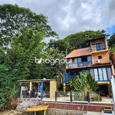 Casa com 180m², 5 quartos (sendo 1 suíte), 2 garagens, no bairro Ribeirão da Ilha em Florianópolis