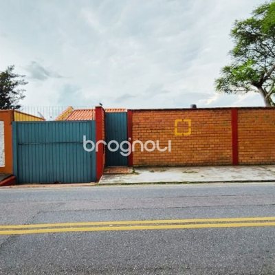 Casa com 180m², 5 quartos (sendo 1 suíte), 2 garagens, no bairro Ribeirão da Ilha em Florianópolis