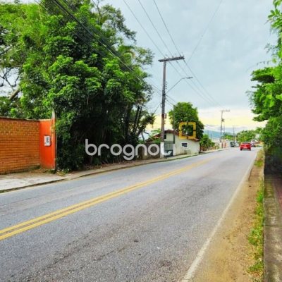 Casa com 180m², 5 quartos (sendo 1 suíte), 2 garagens, no bairro Ribeirão da Ilha em Florianópolis