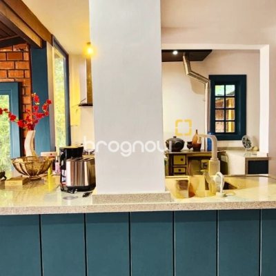 Casa com 180m², 5 quartos (sendo 1 suíte), 2 garagens, no bairro Ribeirão da Ilha em Florianópolis