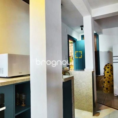Casa com 180m², 5 quartos (sendo 1 suíte), 2 garagens, no bairro Ribeirão da Ilha em Florianópolis
