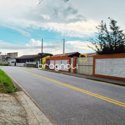 Casa com 180m², 5 quartos (sendo 1 suíte), 2 garagens, no bairro Ribeirão da Ilha em Florianópolis