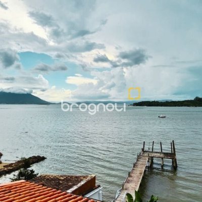 Casa com 180m², 5 quartos (sendo 1 suíte), 2 garagens, no bairro Ribeirão da Ilha em Florianópolis