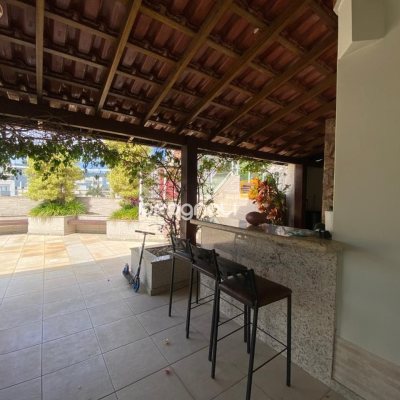 Cobertura com 501m², 4 quartos (sendo 3 suítes), 3 garagens, no bairro Trindade em Florianópolis