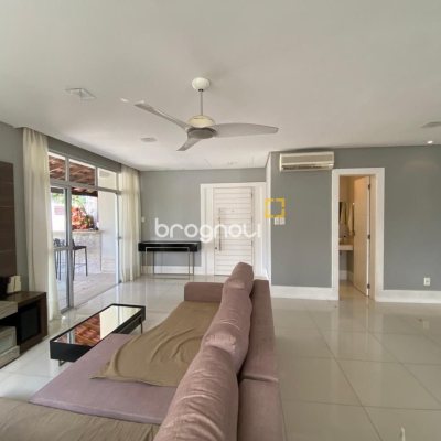 Cobertura com 501m², 4 quartos (sendo 3 suítes), 3 garagens, no bairro Trindade em Florianópolis