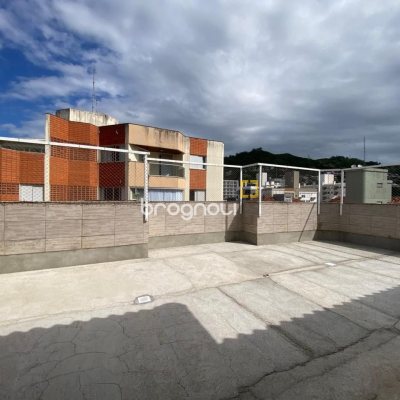 Cobertura com 501m², 4 quartos (sendo 3 suítes), 3 garagens, no bairro Trindade em Florianópolis