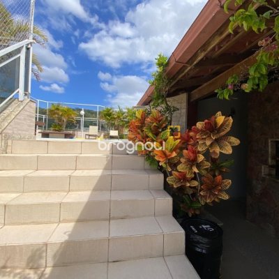 Cobertura com 501m², 4 quartos (sendo 3 suítes), 3 garagens, no bairro Trindade em Florianópolis