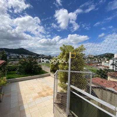 Cobertura com 501m², 4 quartos (sendo 3 suítes), 3 garagens, no bairro Trindade em Florianópolis