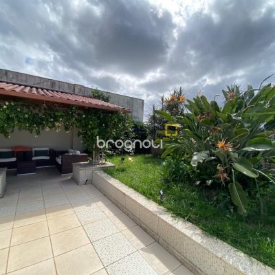 Cobertura com 501m², 4 quartos (sendo 3 suítes), 3 garagens, no bairro Trindade em Florianópolis