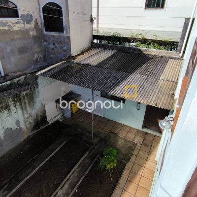 Casa com 271m², 5 quartos (sendo 1 suíte), 5 garagens, no bairro Balneário em Florianópolis