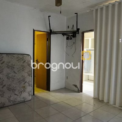 Casa com 271m², 5 quartos (sendo 1 suíte), 5 garagens, no bairro Balneário em Florianópolis