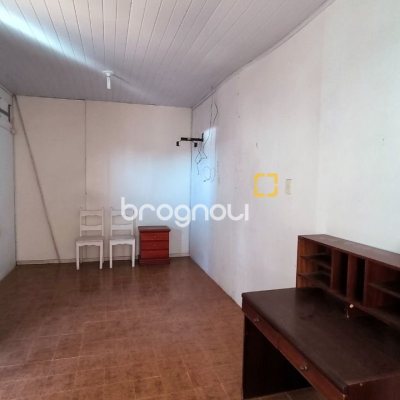 Casa com 271m², 5 quartos (sendo 1 suíte), 5 garagens, no bairro Balneário em Florianópolis