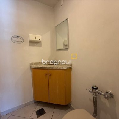 Sala com 40m², no bairro Centro em Florianópolis