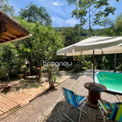 Casa com 80m², 3 quartos, 4 garagens, no bairro Campeche em Florianópolis